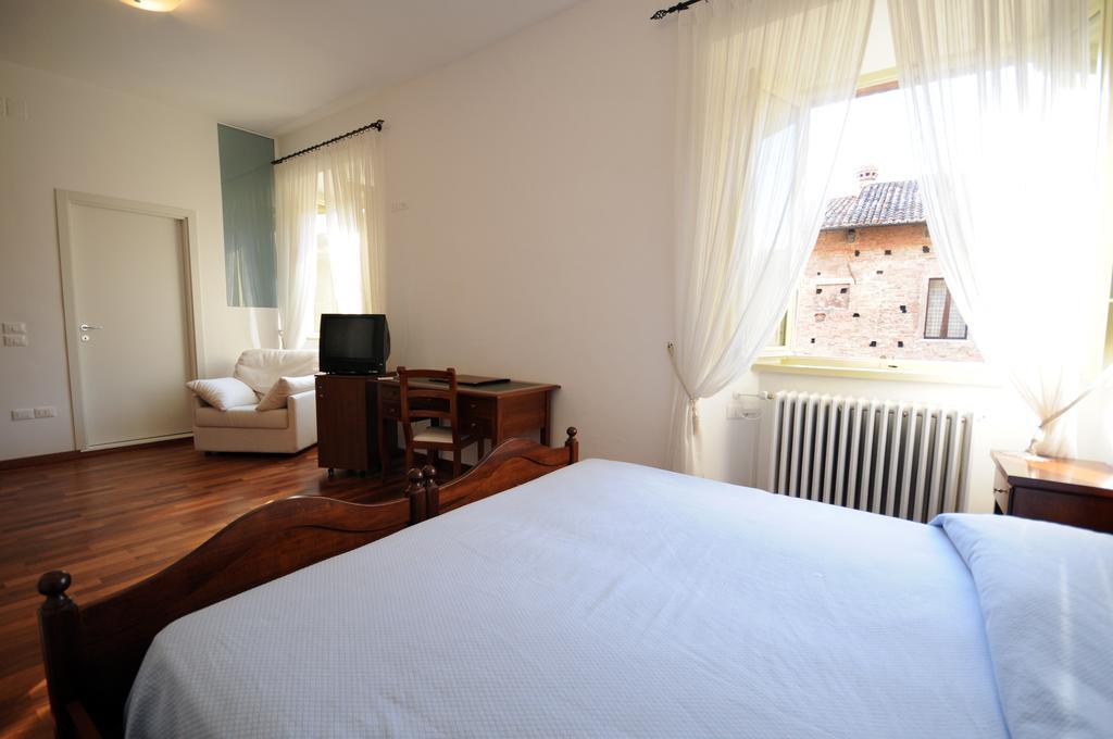 Guest House Domus Urbino Exterior photo
